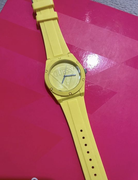 Ceas guess galben