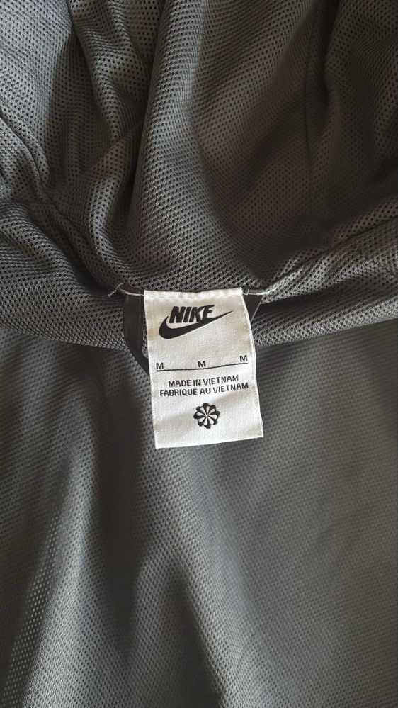 Яке NIKE, M размер
