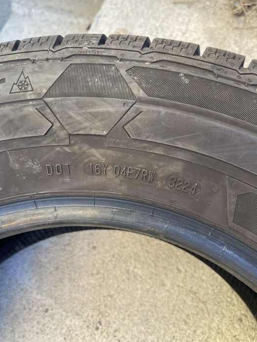 Гуми Continental 235 65 16c зимни