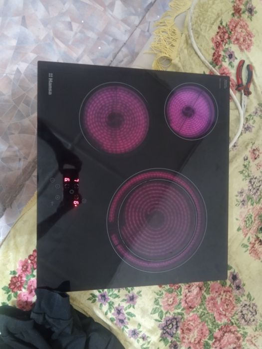 Продам варочный понель HANSA