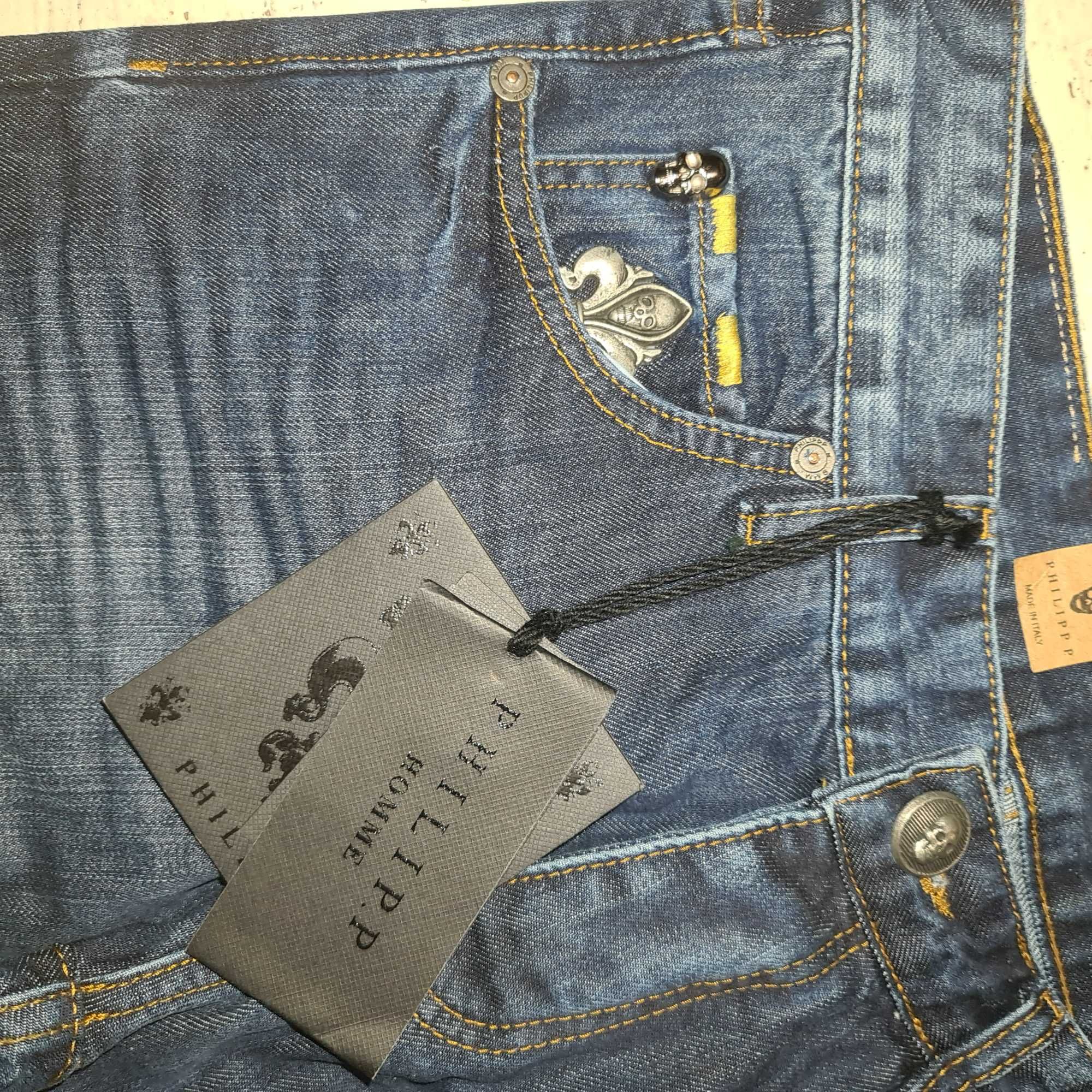 Нови дълги дънки-PHILIPP PLEIN-Made in Italy,разме№31.Цвят-тъмно-сини.