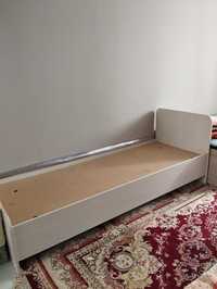 Мебель  Кровать без матраса