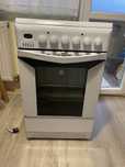 Готварска печка Indesit с керамични котлони