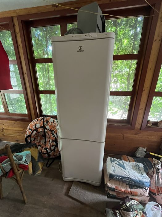 Холодильник indesit