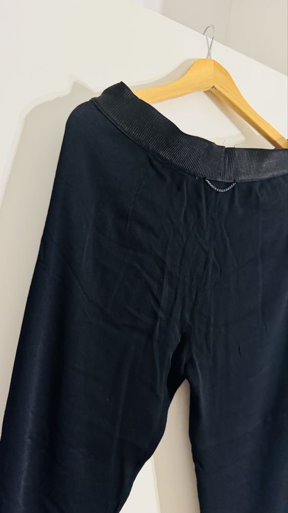 Pantaloni moderni!