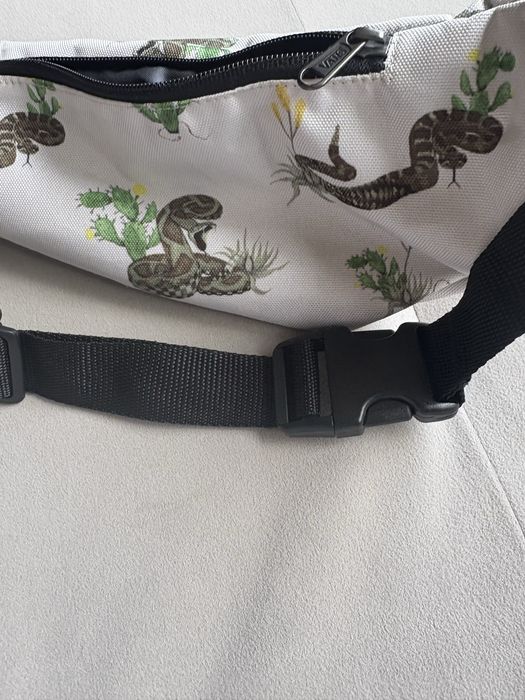 Чантичка за кръст Vans