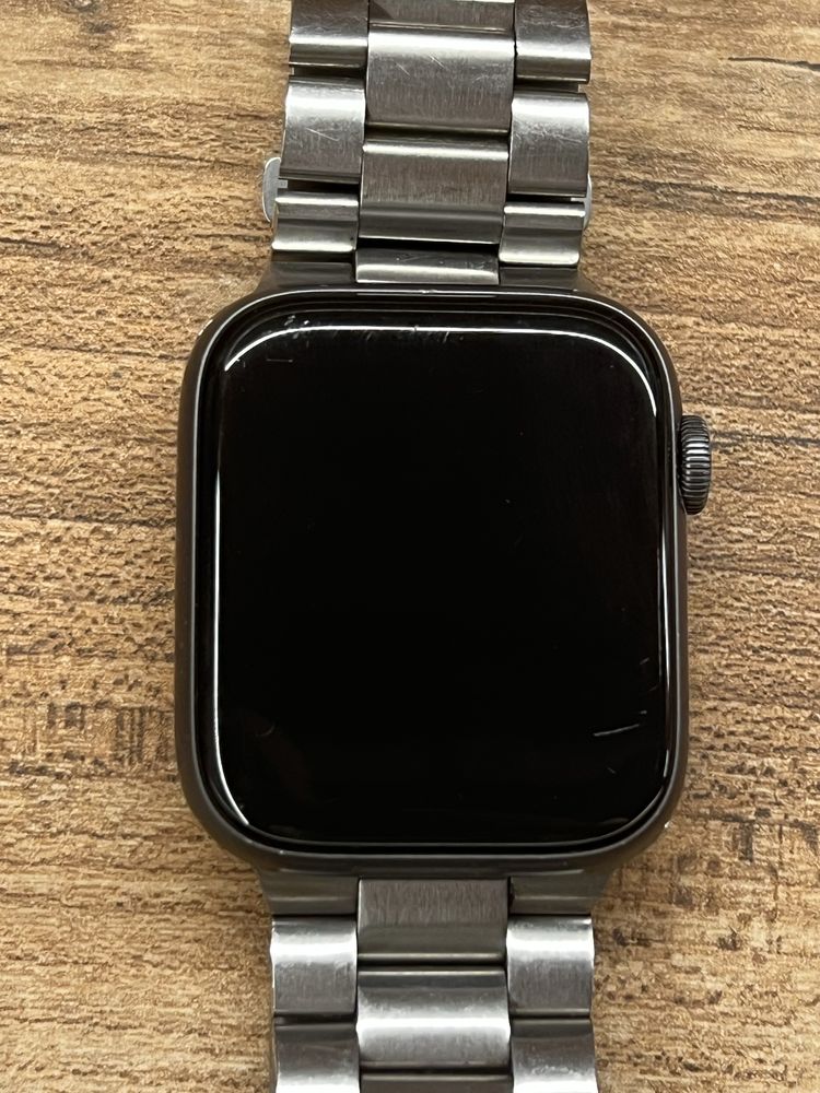 Apple Watch Series 5 - 44mm - Space Grey