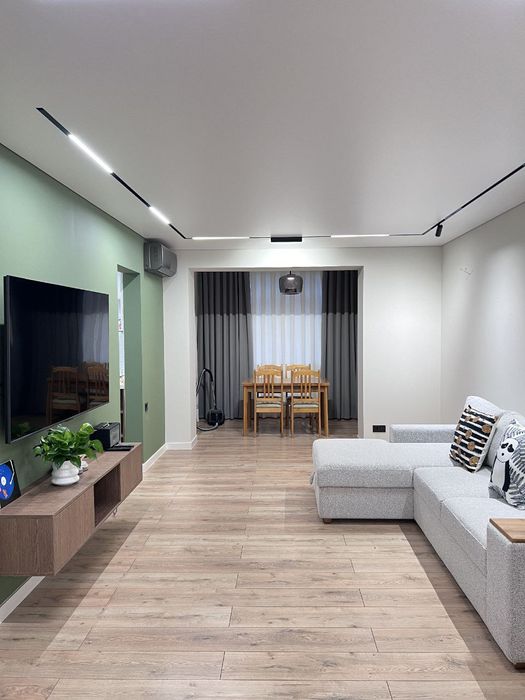 Срочно! Квартира на Ракат 2/3/4 общ пл 52м  с обстановкой