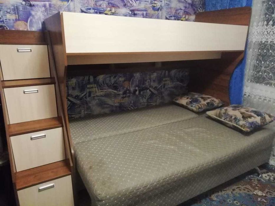 Двухъярусная кровать