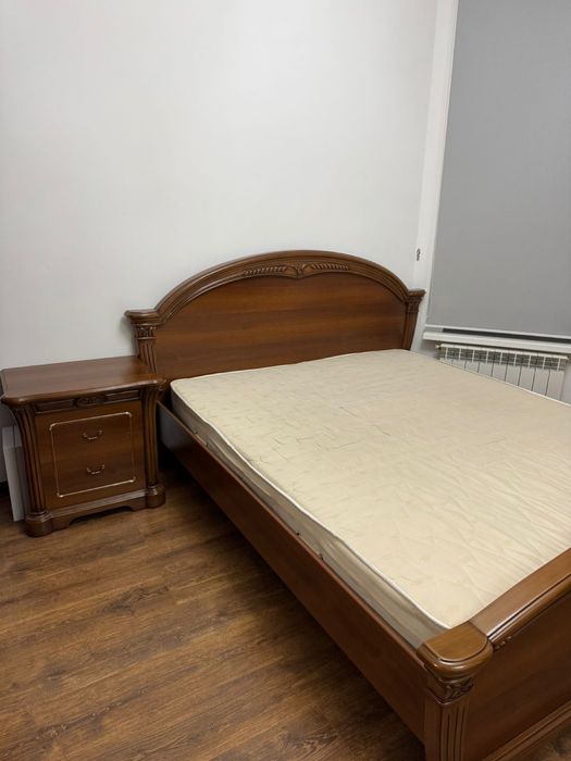 Продам срочно спальный шкаф