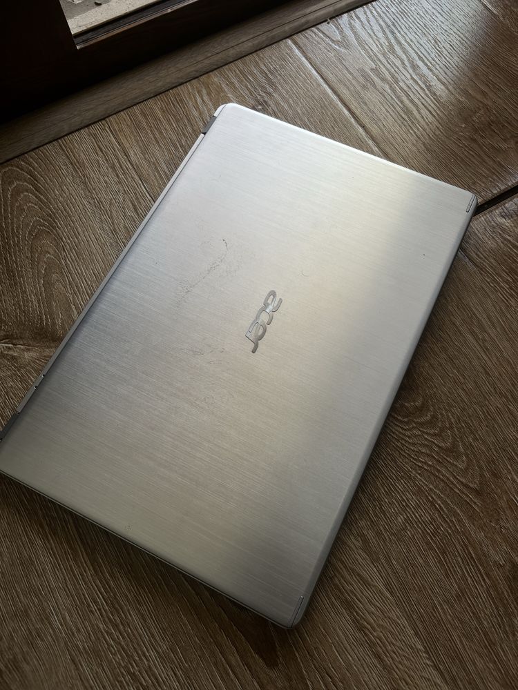 Notebook acer 5 яхши зор пачти янги