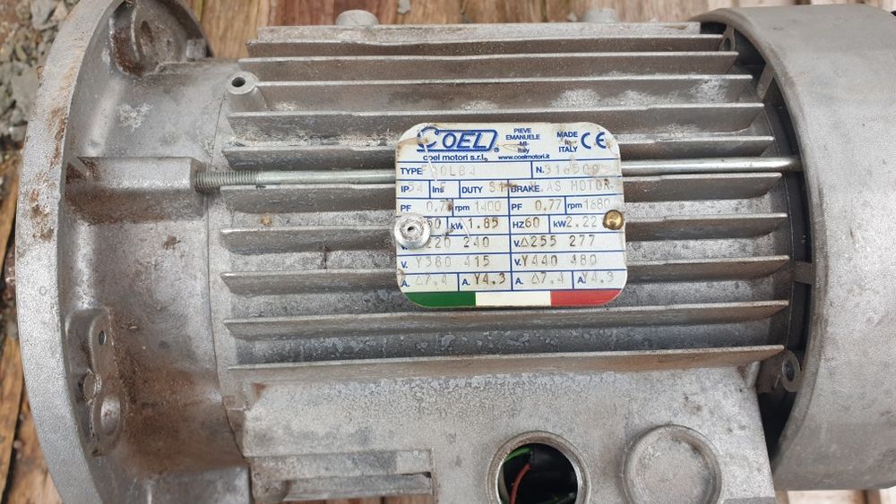 Vand urgent motor trifazat 2.2 kw cu frânare