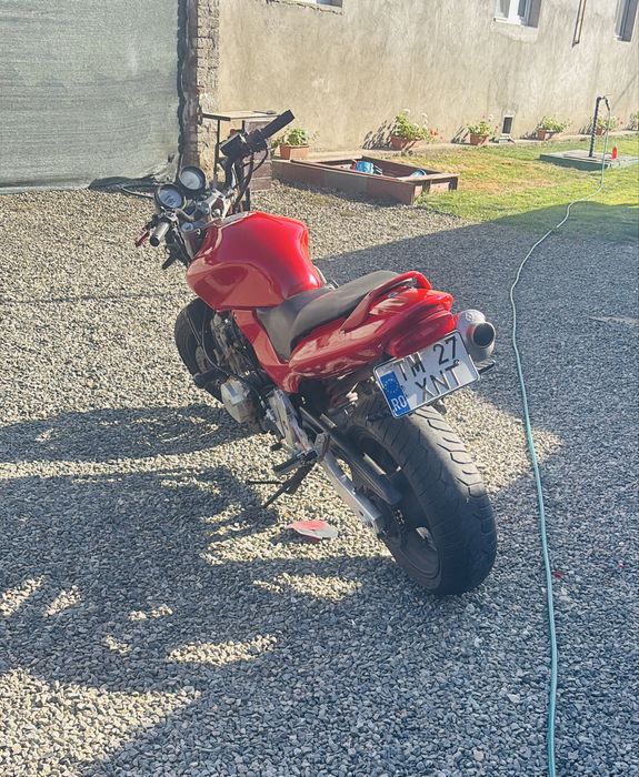 Vand Honda Hornet 600 sau schimb cu scuter peste 400 cm
