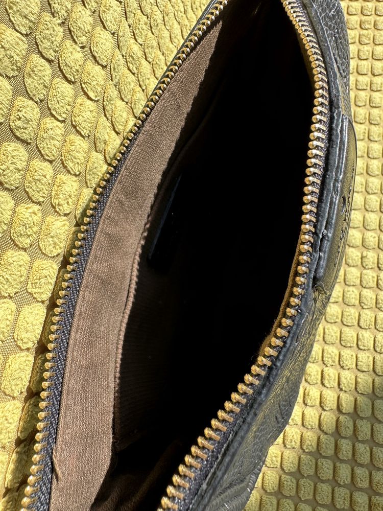Louis Vuitton чанта/клъч унисекс