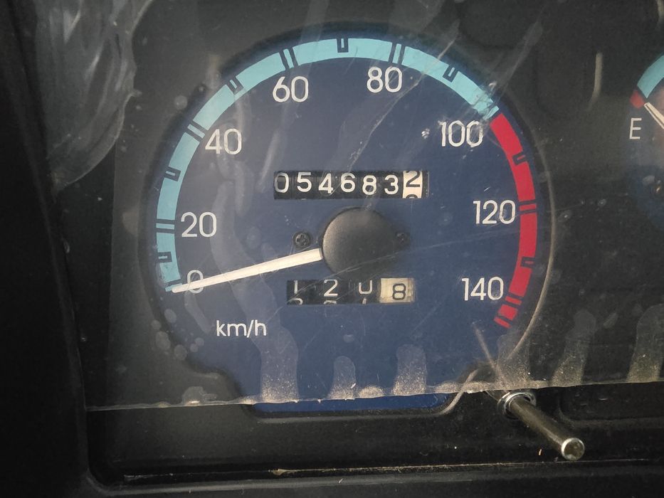 Damas sotiladi toza .