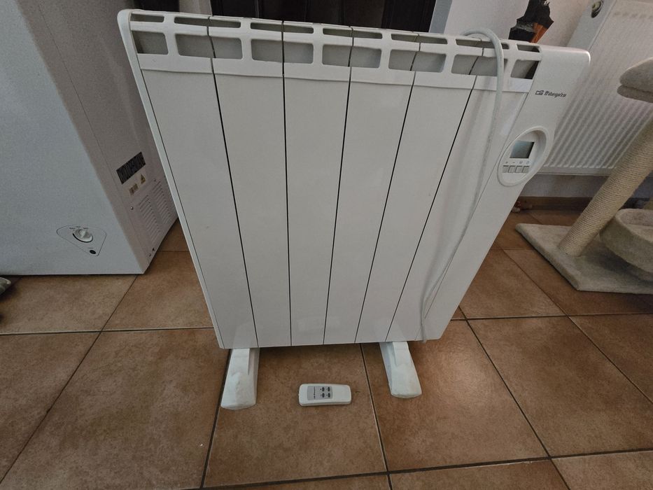 Vand calorifer cu telecomanda