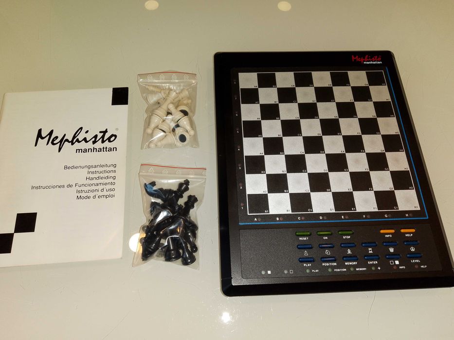 Joc șah computerizat MEPHISTO Manhattan, stare impecabila