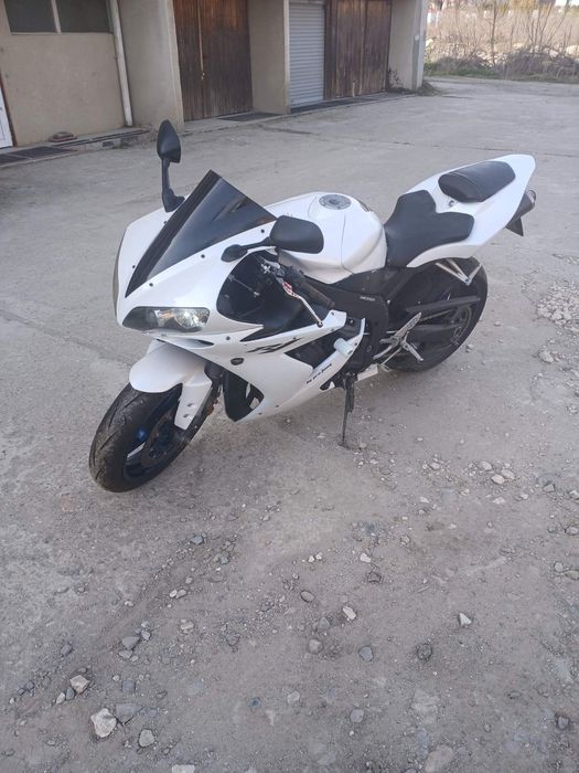 Yamah yzf -r1 7800