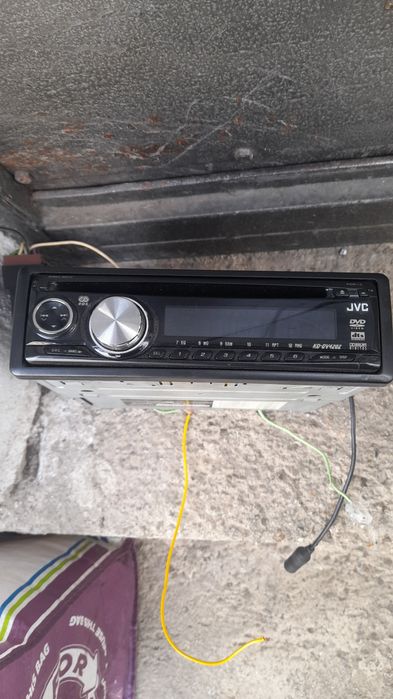 DVD за кола JVC.