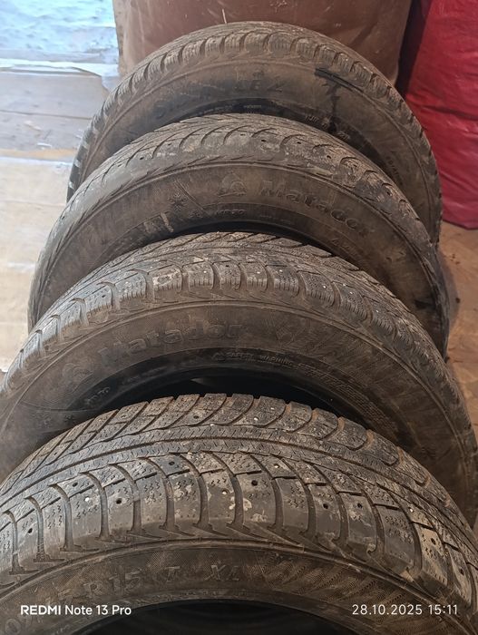 Продам зимние шипованные шины 205/65/R15 Matador