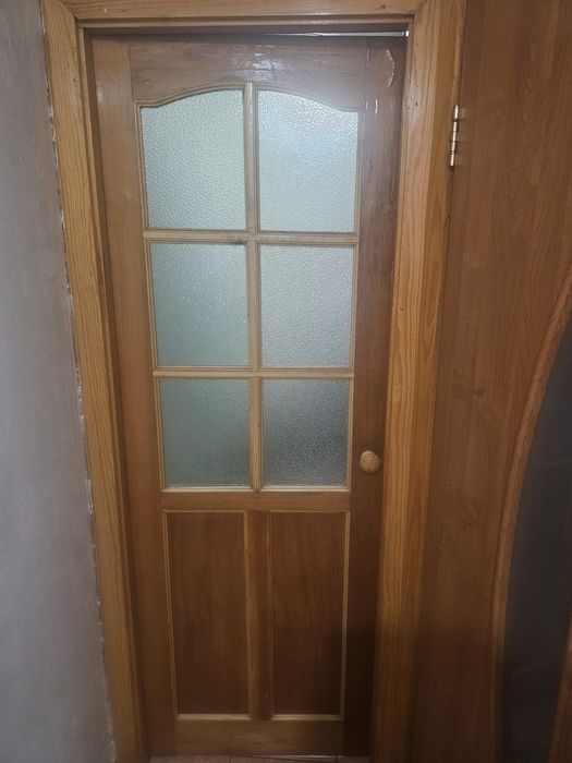 Продам двери деревяные