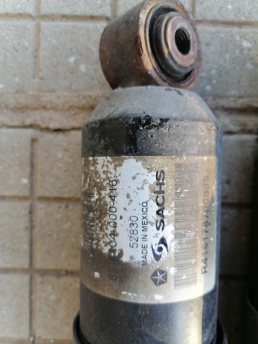 Продавам амортесьори за крайслер воиаджер