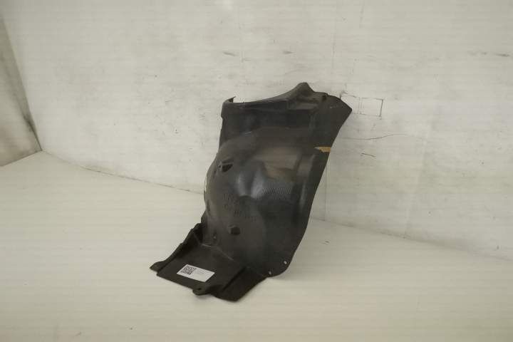 Десен преден калник в добро състояние Мерцедес-Бенц Ц-Клас / Mercedes-