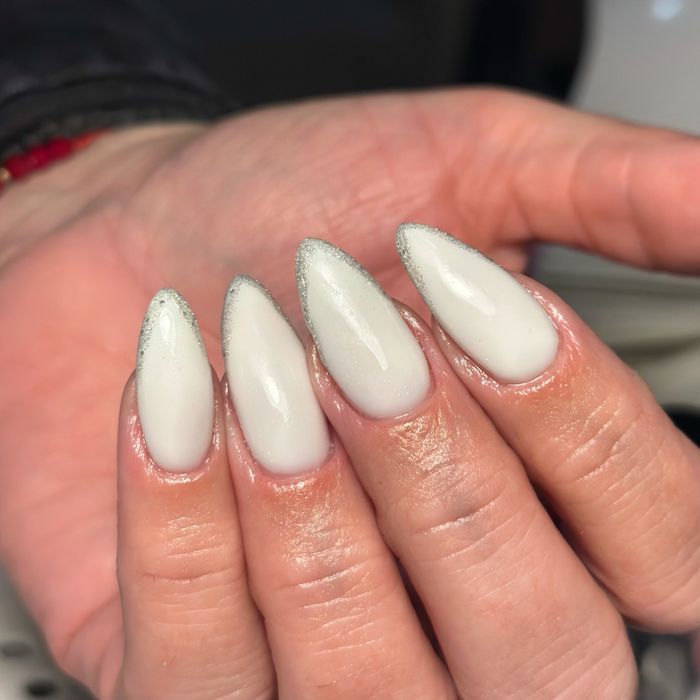 Manichiura oja semipermanenta si constructie gel