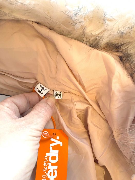 Vand geaca Superdry marime 42 noua cu eticheta