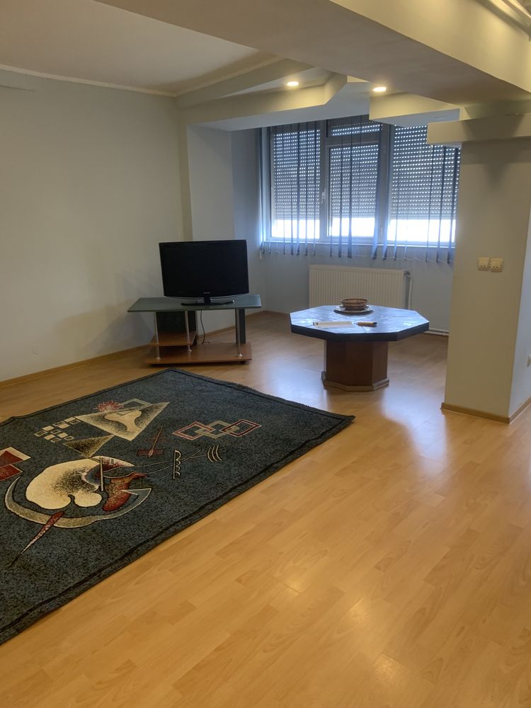 Persoană fizică închiriez apartament doua camere
