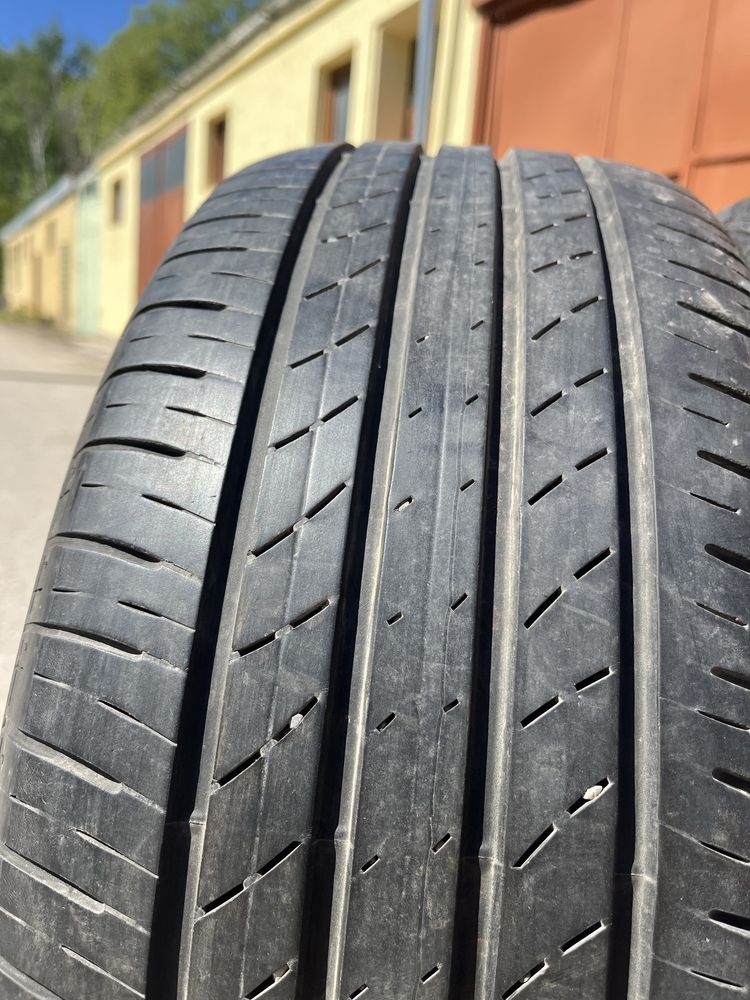 2 бр. летни гуми 215/50/17 Bridgestone DOT 0818 5,5 mm