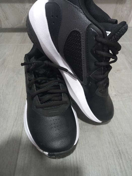 Adidasi Under Armour copii marime 37