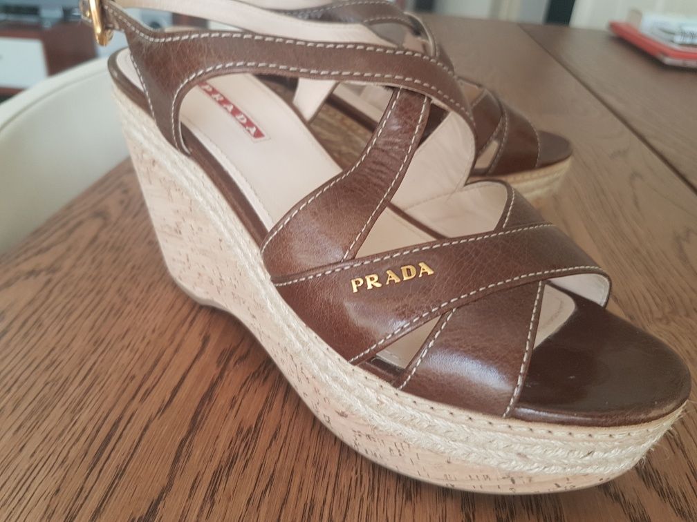 Сандали Prada