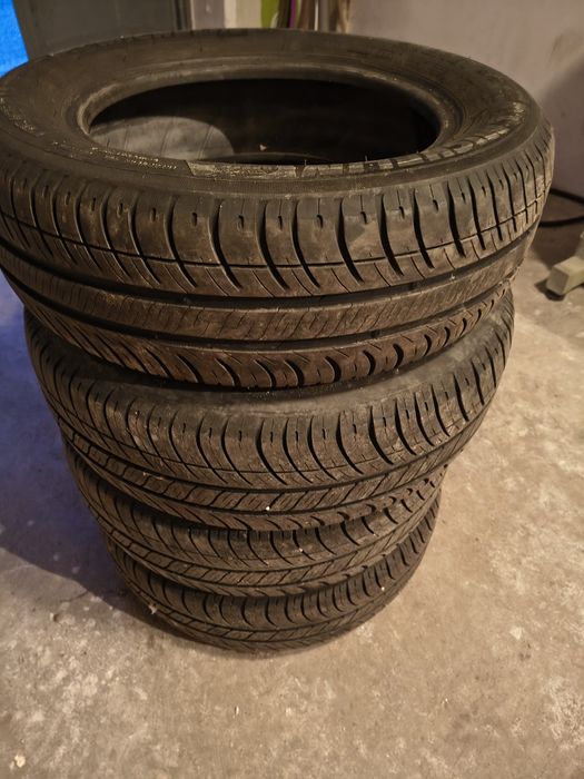 Vând 4 jante R14+2 seturi anvelope Michelin si Hankook/ totul 500 lei