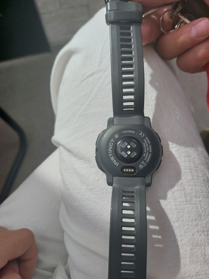 Продам часы Garmin Insting 2