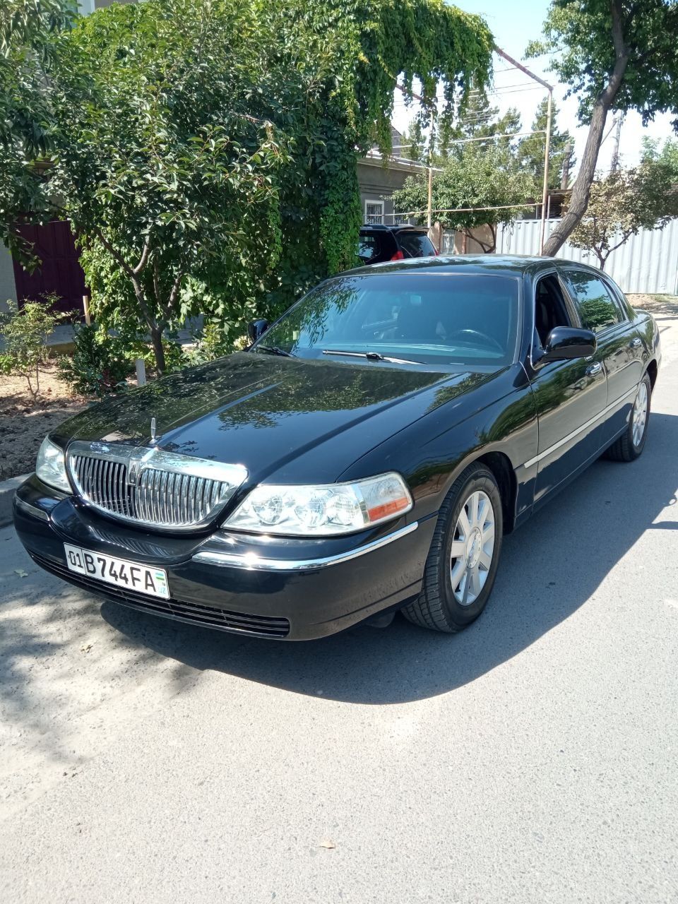 Lincoln Town car 2004 йил