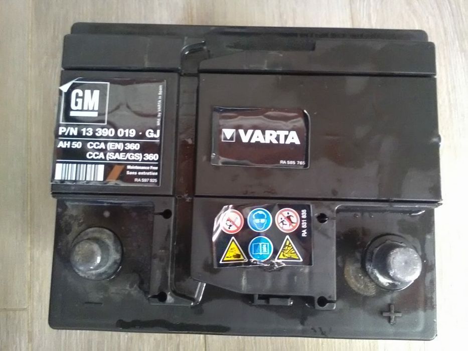 Vand acumulator auto Varta de 50ah