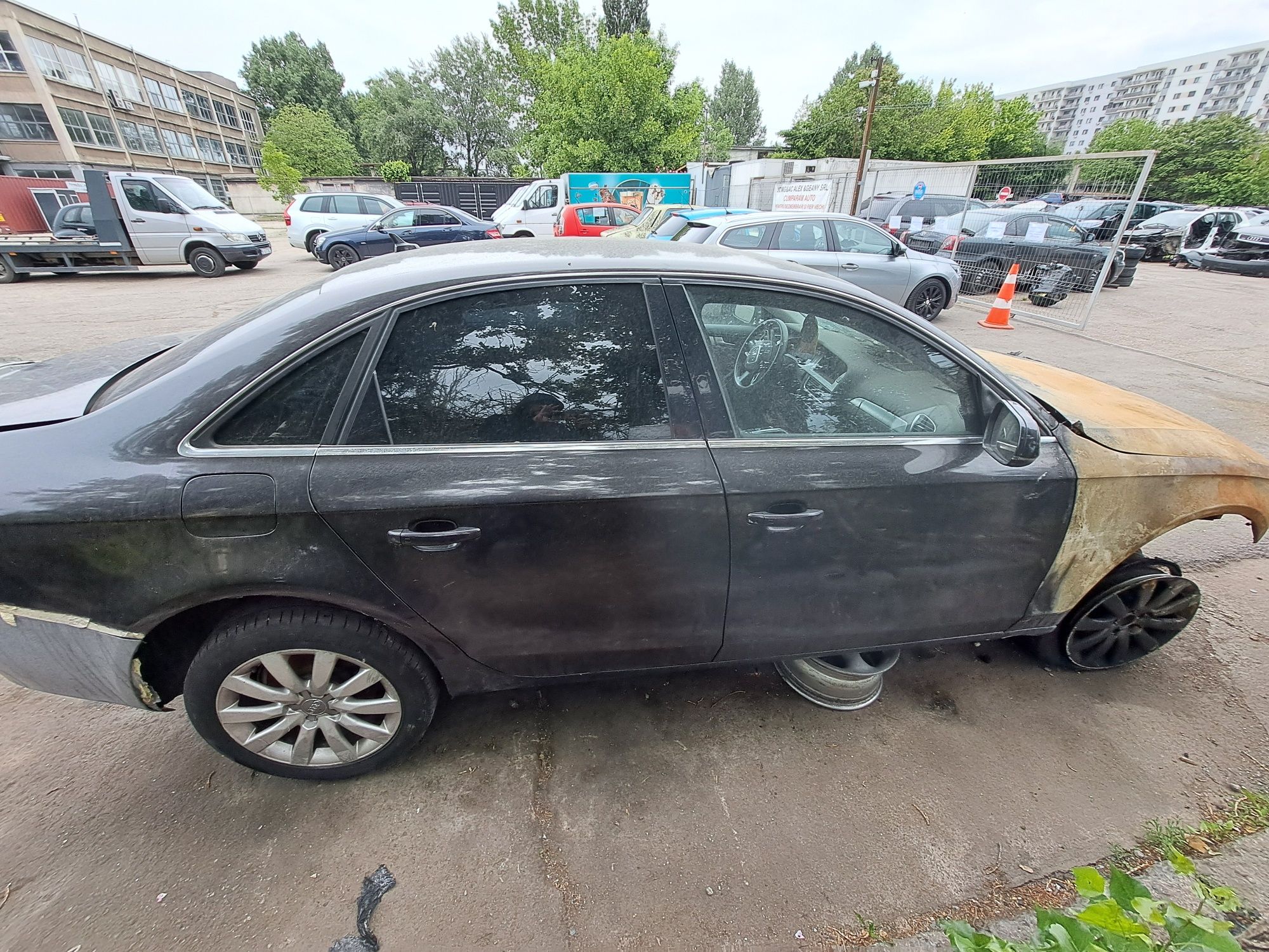 Dezmembrez Audi A4 B8 2.0 D 105kw  2010