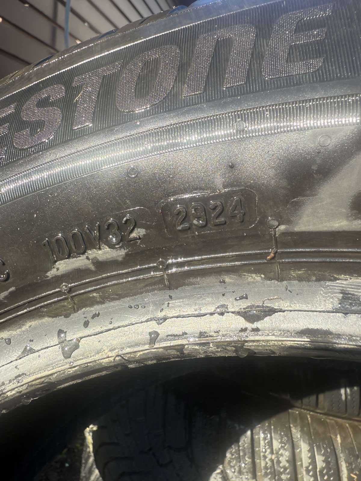 Зимни гуми Bridgestone Blizzak 215/65/17 DOT21 и DOT24