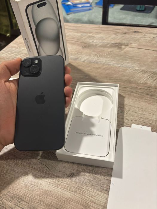 Айфон 15  128Гб.