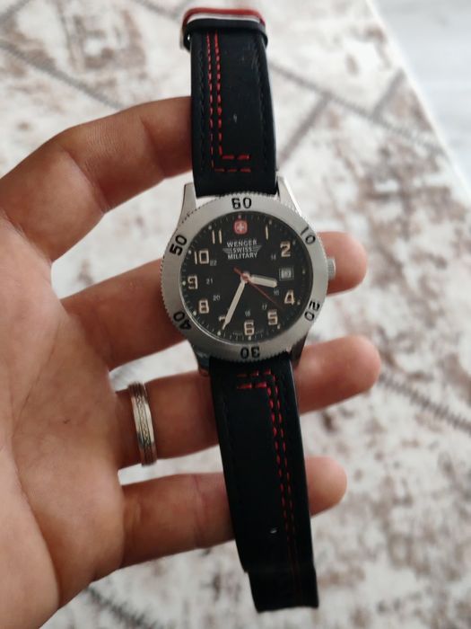 Продавам автентичен швейцарски часовник Wenger Swiss Military, модел о