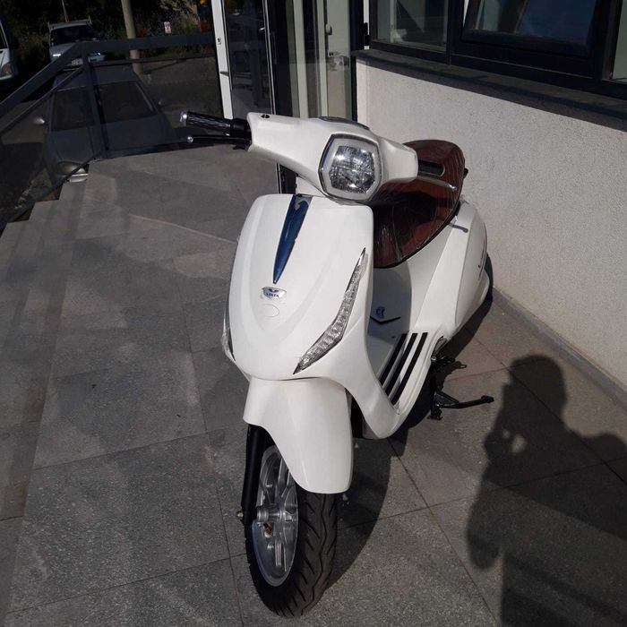 Scuter electric VOLTA VS8, 72 V, P max. 5000W, 45-70 Km/h