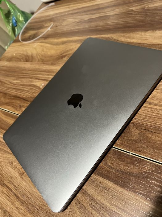 MacBook Pro 13” (2021 M1, 8 GB / 500 GB SSD) – өте жақсы күйде