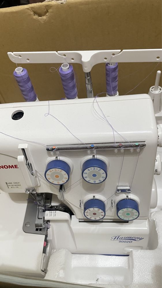 Срочно продам оверлок janome