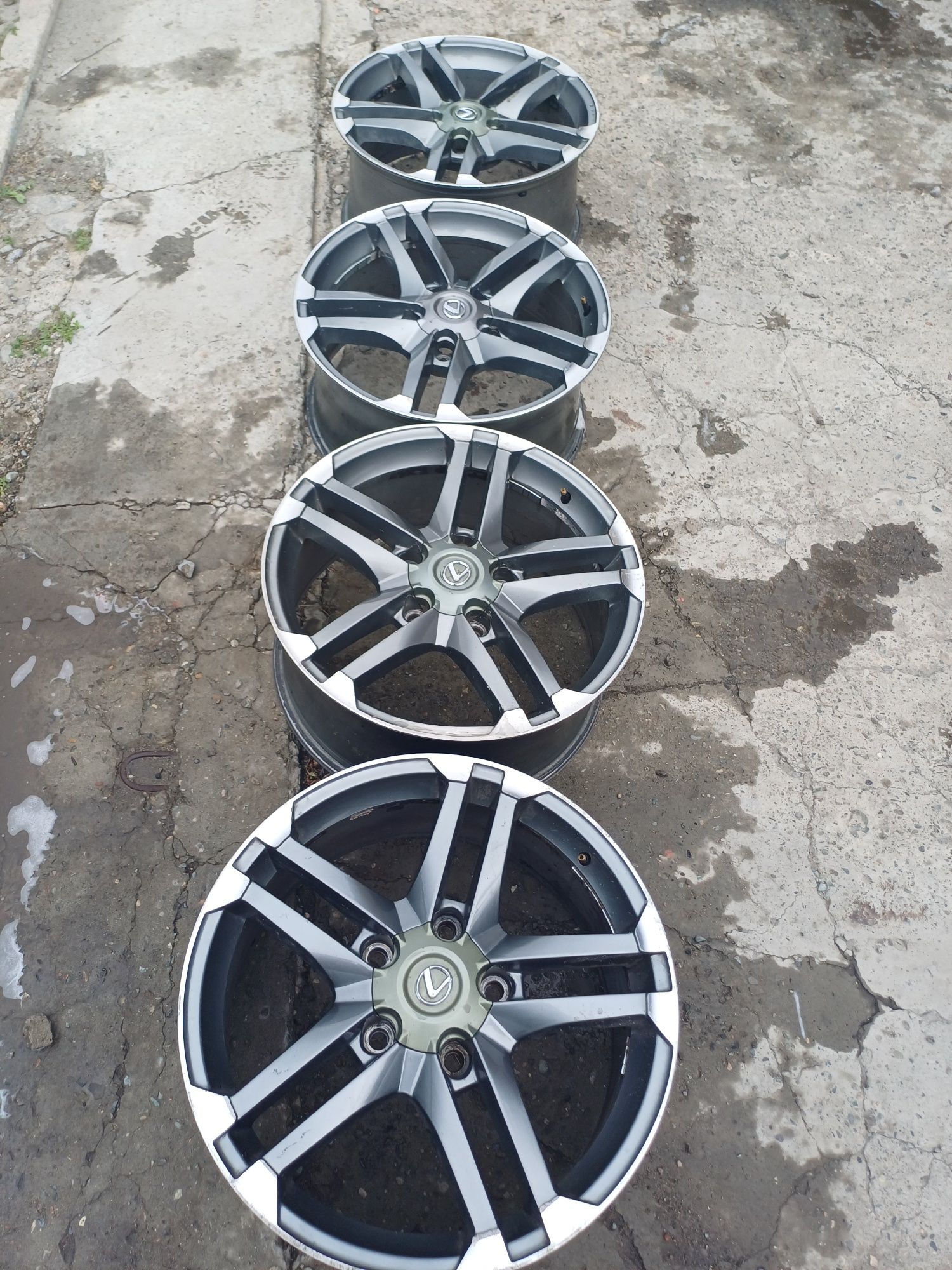 Продам Диски r20