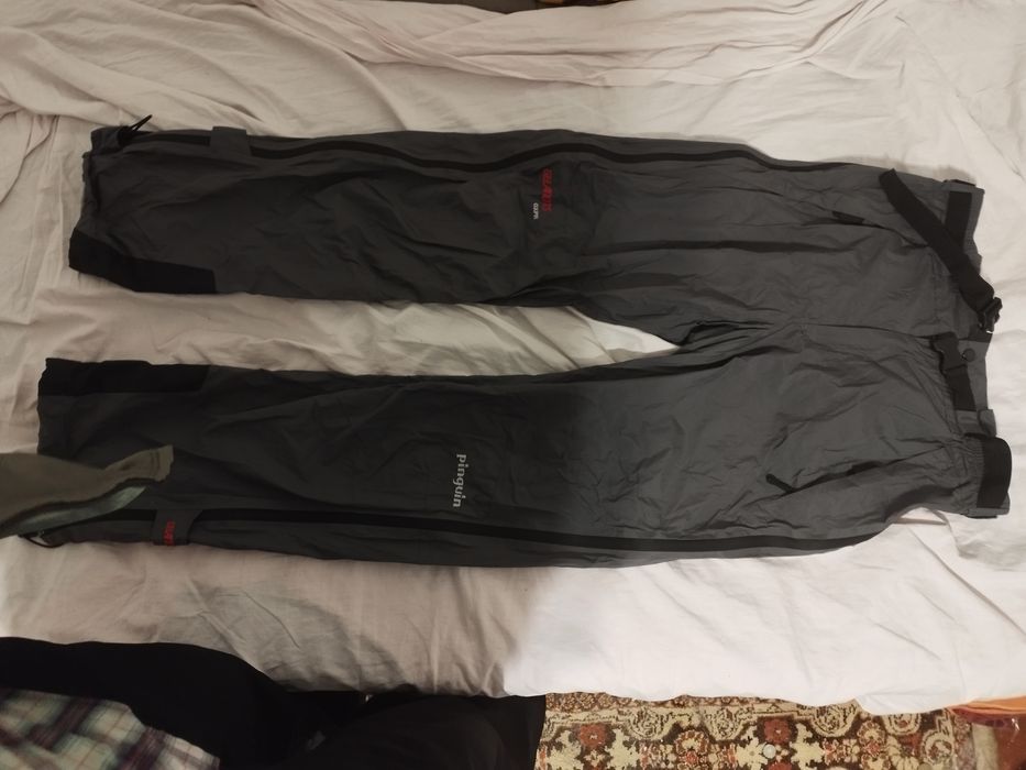 Pantaloni XL.         .