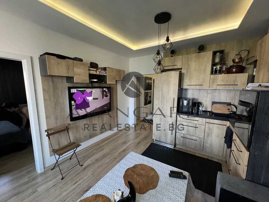 Продава се Тристаен апартамент в Пловдив, Христо Смирненски - 75 кв.м за 2027 €/кв.м - Снимка #3