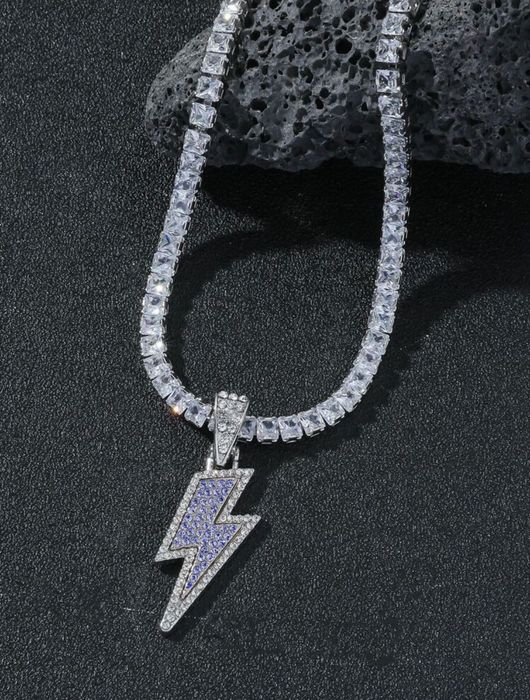 Colier cu pandativ fulger