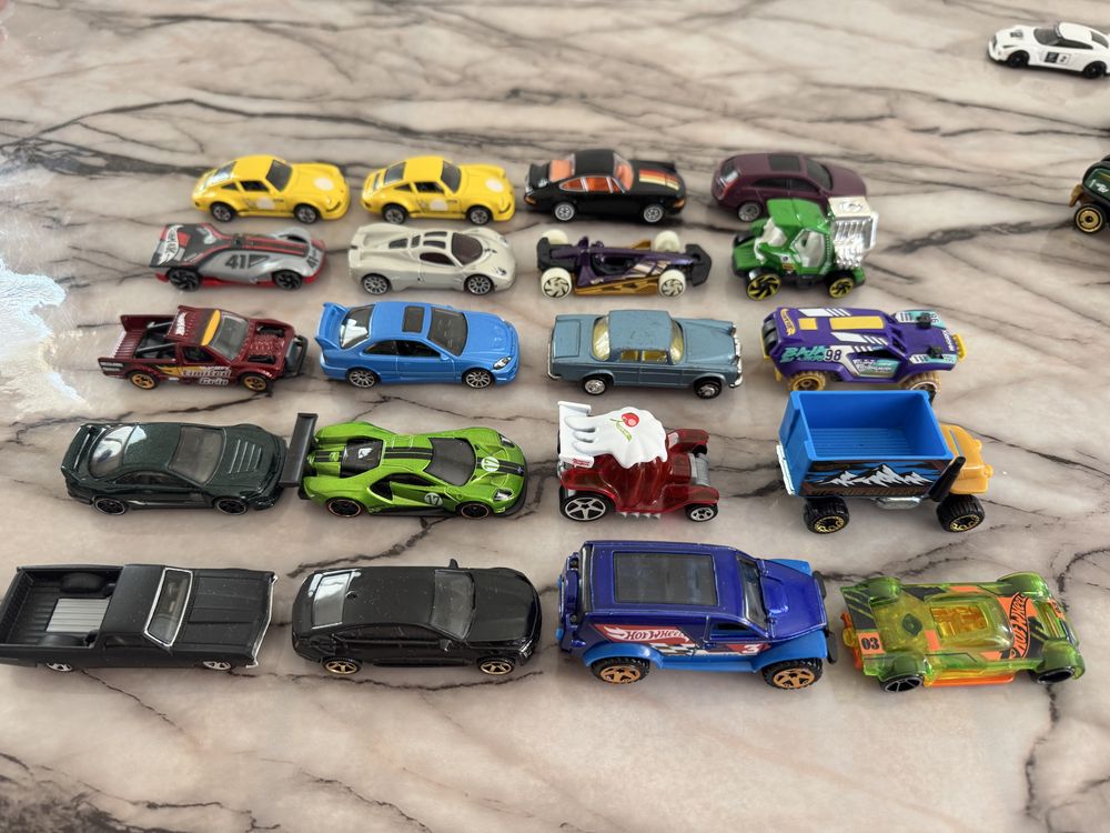 Hot wheels колички