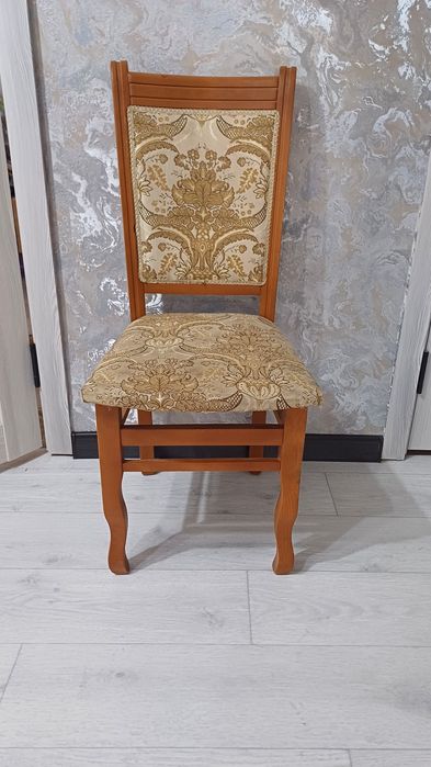 Продается 12 стулья со столом